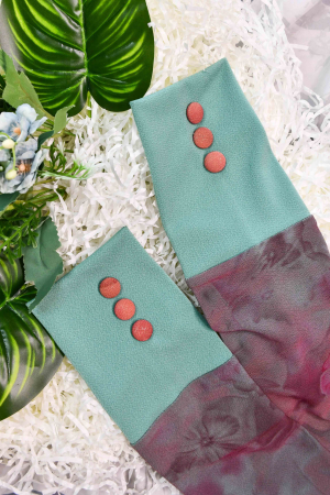 Handsocks in Green (dusty pink button)