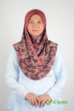 Afiqaa in Rust Red