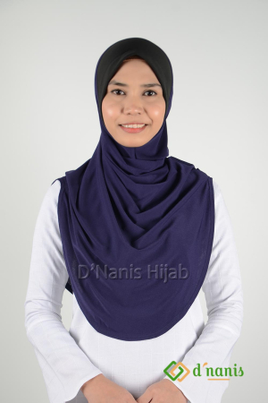 Twist Daisy in Blue Deep